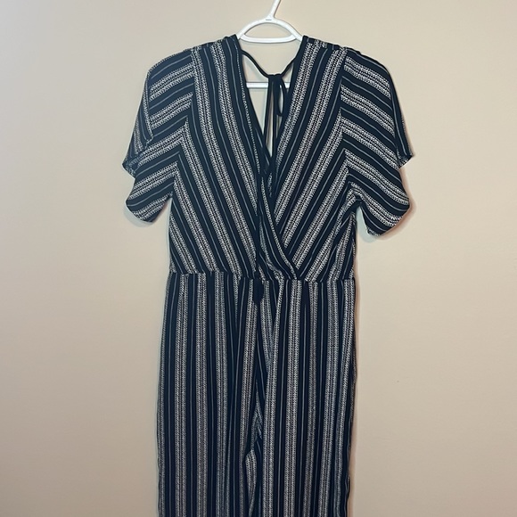Xhilaration Black & White Striped Wide Leg Jumpsuit Size - Size Large - Picture 3 of 4